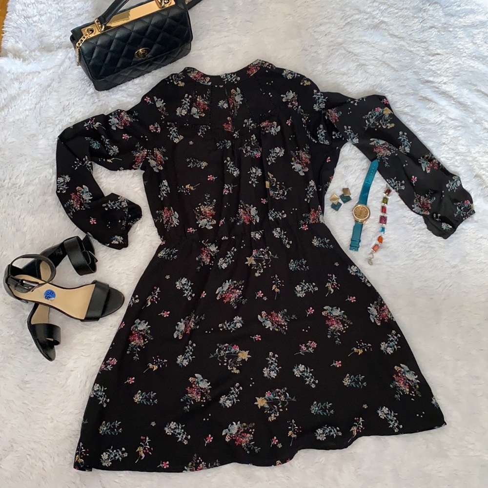 Floral long sleeve black short 👗dress